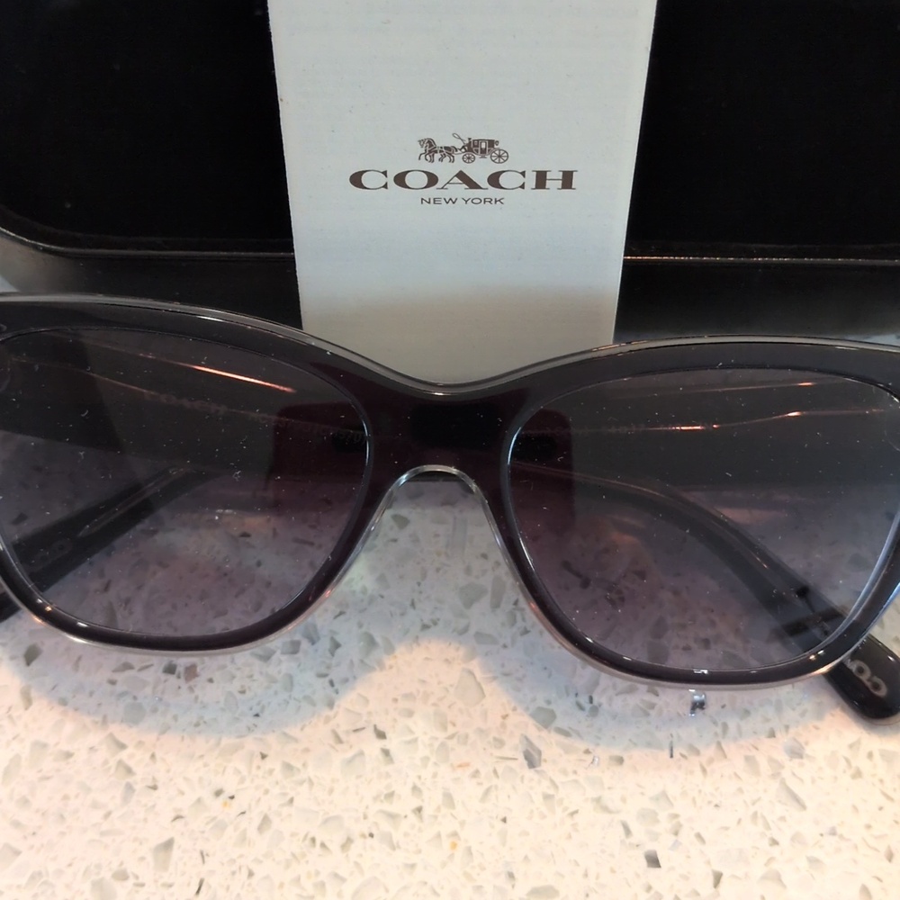 COACH Black Gradient Cat-Eye Sunglasses with Smoke Lenses - Picture 2 of 5